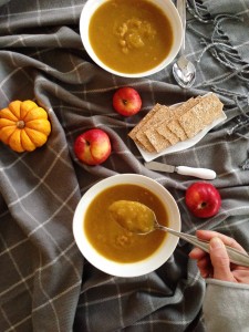 Homemade Healthy Roasted Pumpkin and Apple Soup