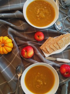 Homemade Healthy Roasted Pumpkin and Apple Soup